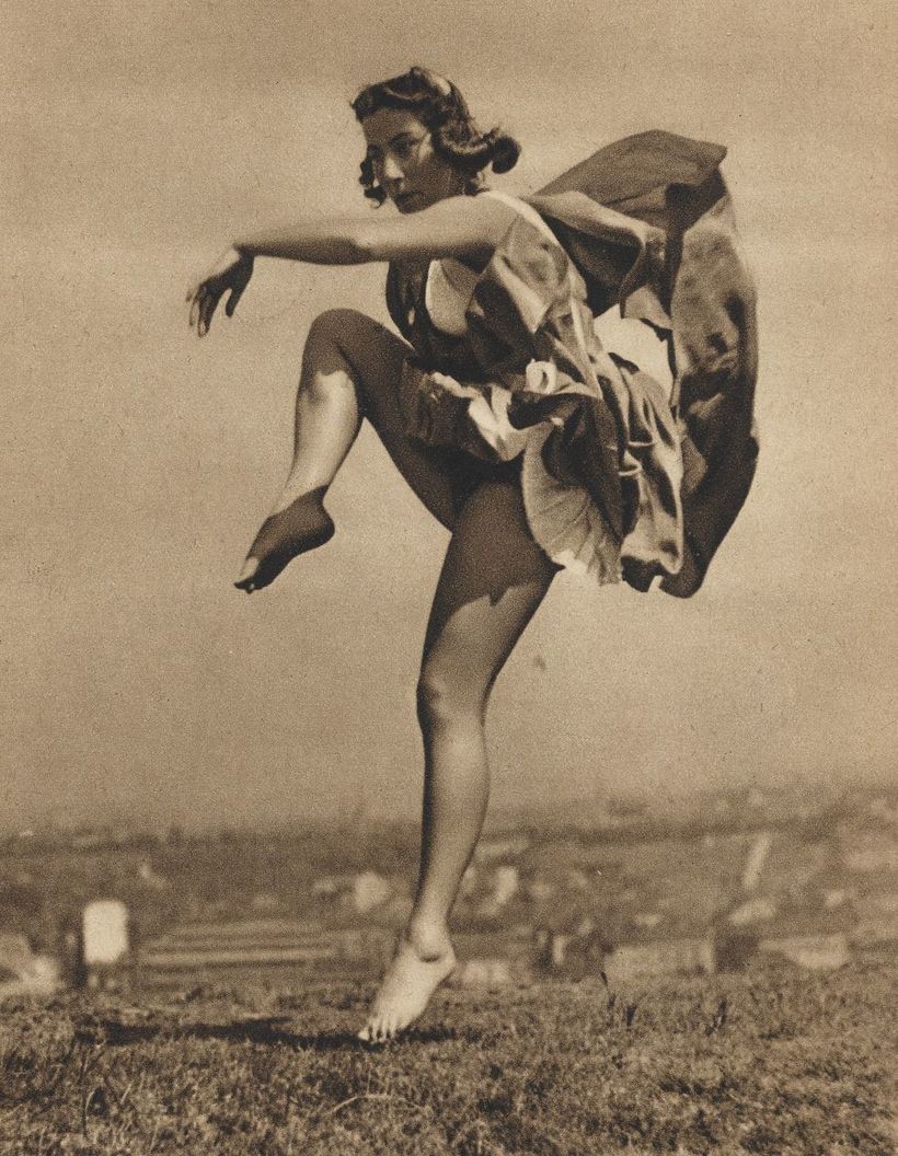 Jarina Smoláková. Zdroj: Tanečnice ve fotografii 1944.